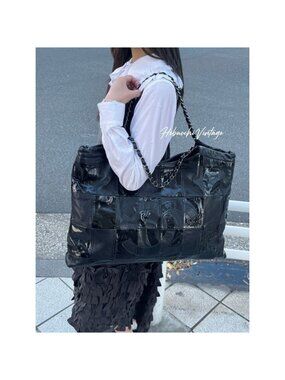 Chanel CC Logo Patchwork Shoulder Bag Black Enamel Patent Leather Vintage